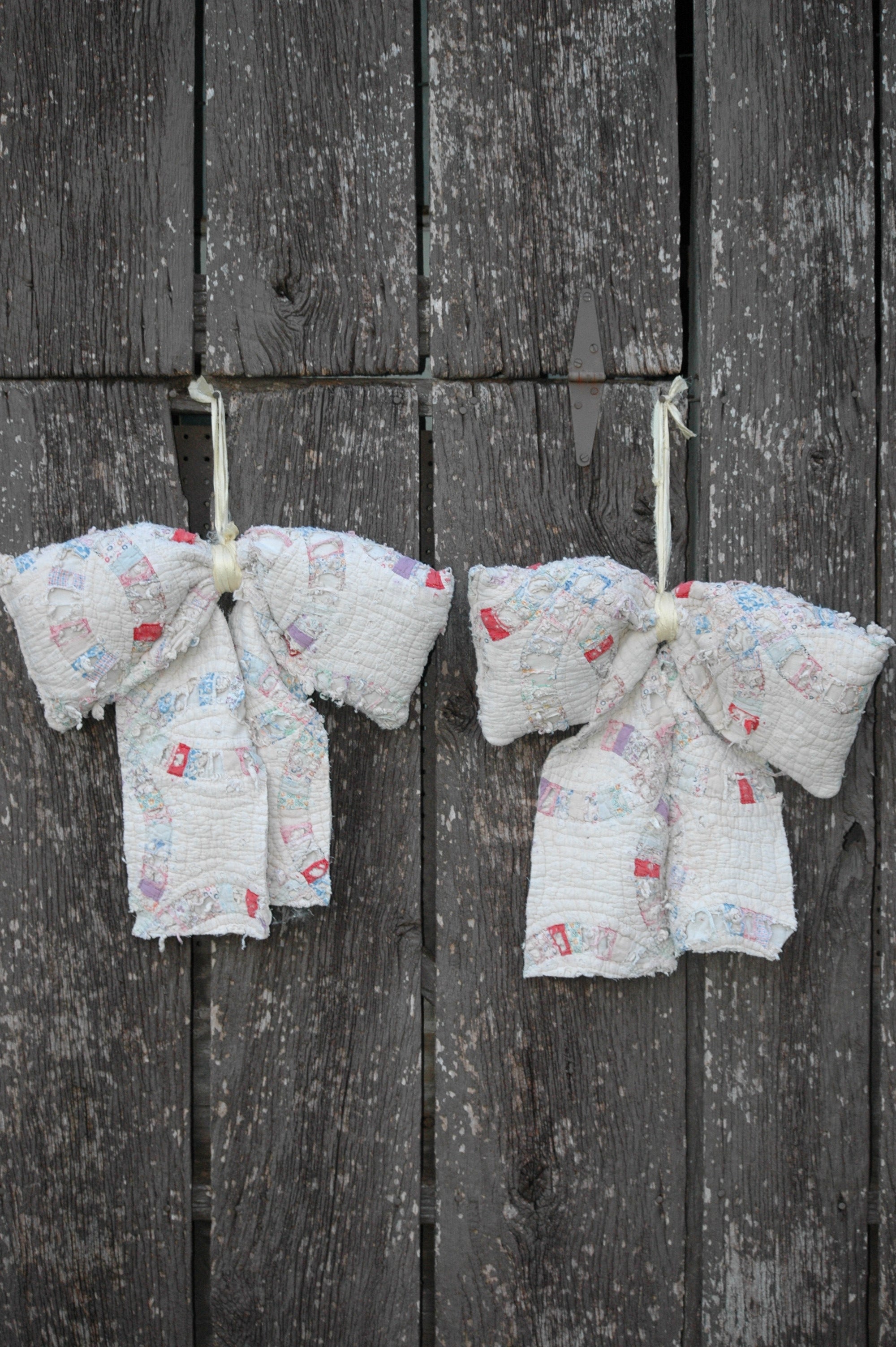 Vintage Double Wedding Ring Quilt Bow