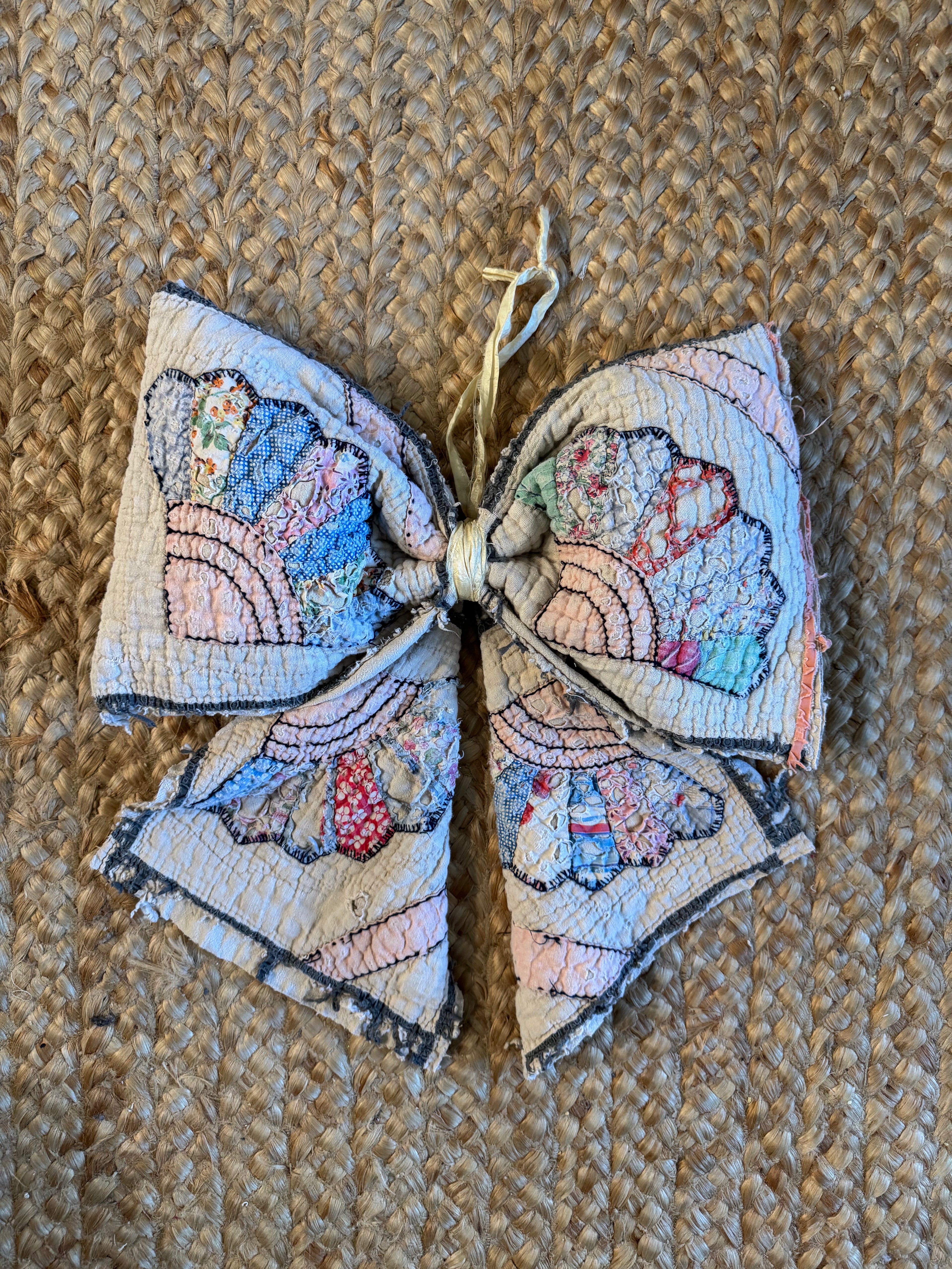 Vintage Dresden Fan Block Quilt Bow