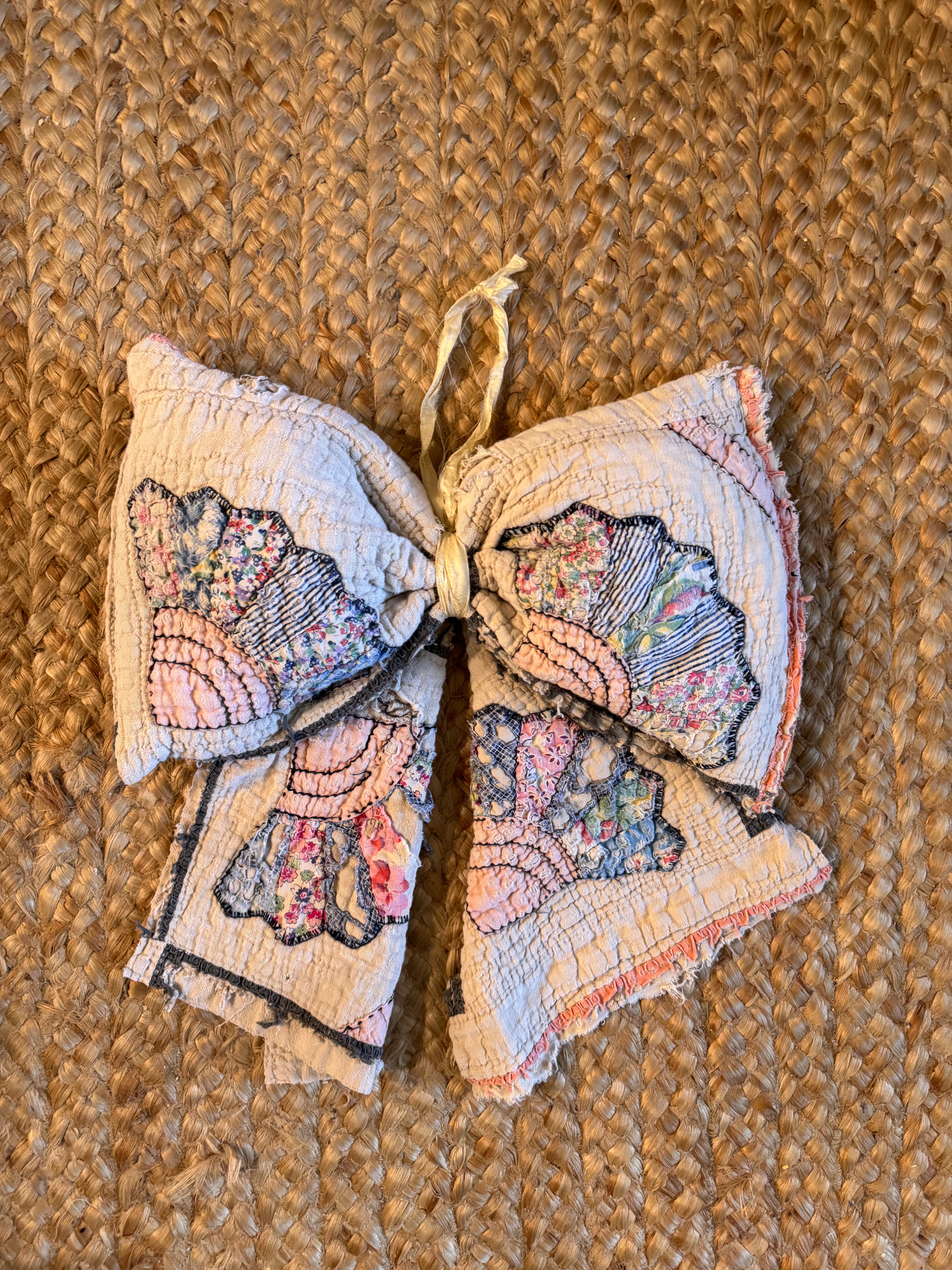 Vintage Dresden Fan Block Quilt Bow
